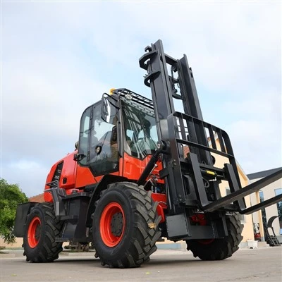 Xe nâng địa hình gồ ghề 3 tấn