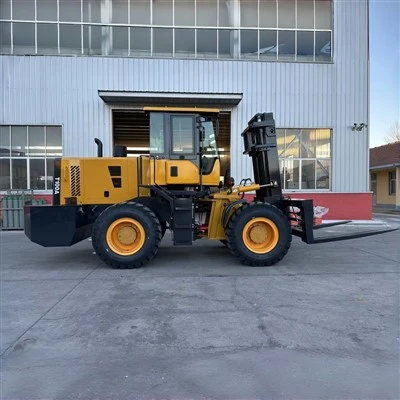 4-Xe nâng địa hình dẫn động bằng bánh xe