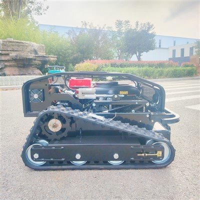 Máy cắt cỏ bánh xích chạy bằng xăng-